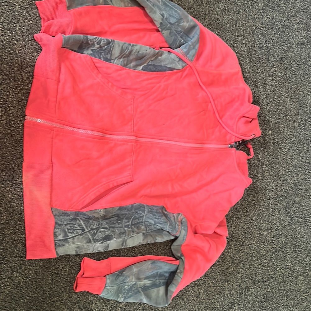 Trail crest sweater